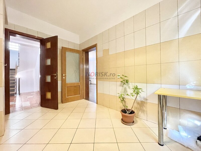 Vila 7 camere 260 mp, - nordul capitalei, eleganta, liniste, 500 mp teren