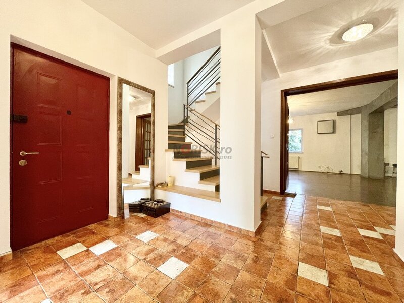 Vila 7 camere 260 mp, - nordul capitalei, eleganta, liniste, 500 mp teren
